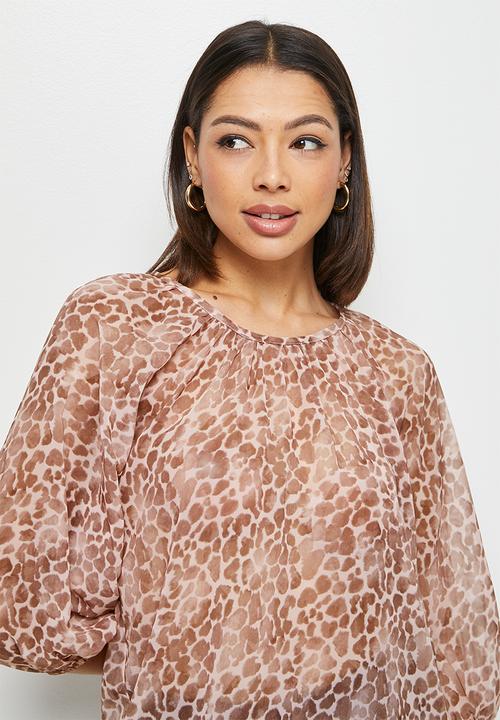 edit - Chiffon puffed sleeve blouse - watercolour giraffe