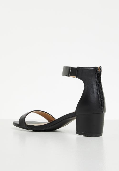 Jada - Barly there ankle strap block heel - black