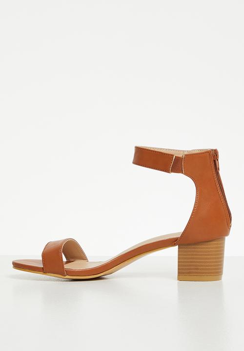 Jada - Barly there ankle strap block heel - tan