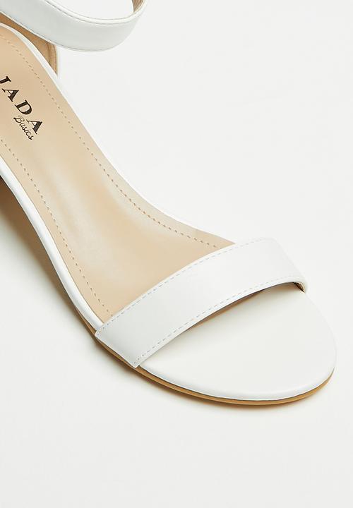 Jada - Barly there ankle strap block heel - white