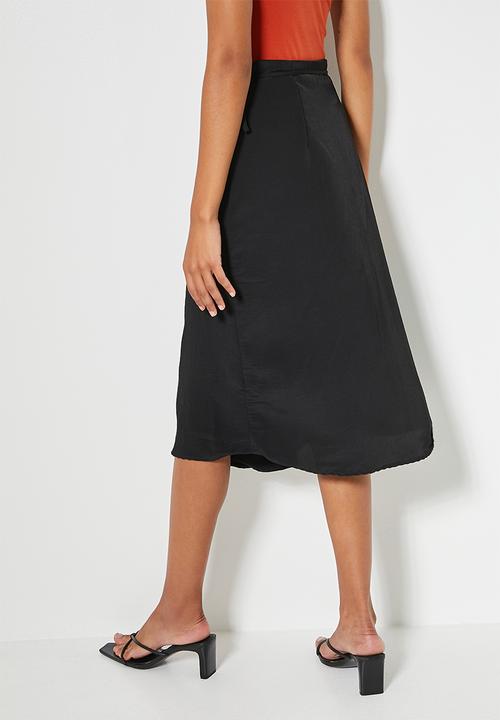 VELVET - Satin wrap midi skirt - black