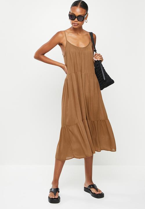 Missguided - Tiered cami midi smock dress - brown