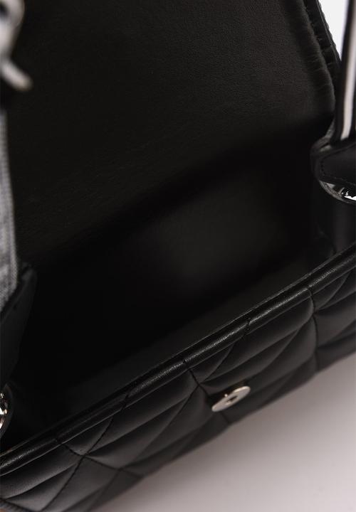 Trendyol - Triangular quilt crosdbody bag - black