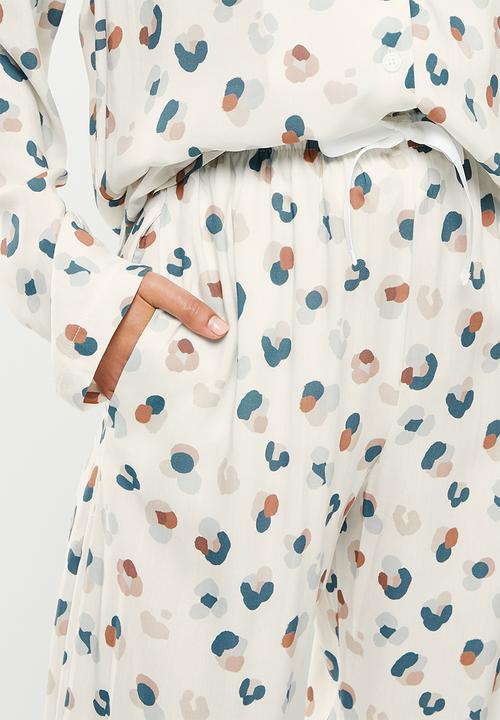Superbalist - Sleep shirt & pants set - soft leopard