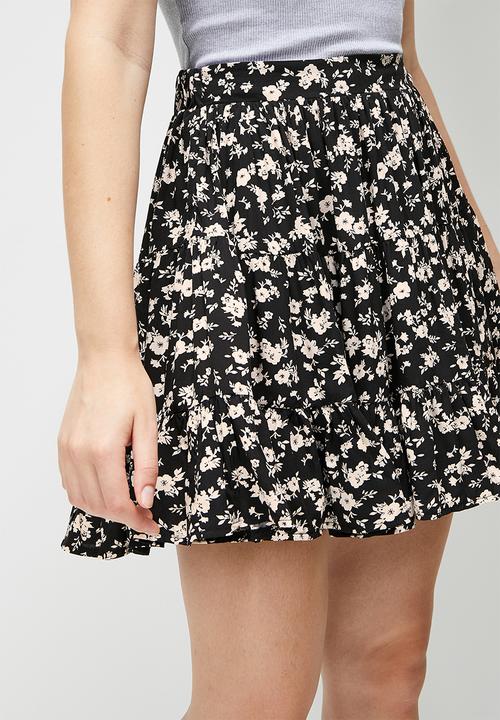 Blake - Tiered mini skirt - black floral