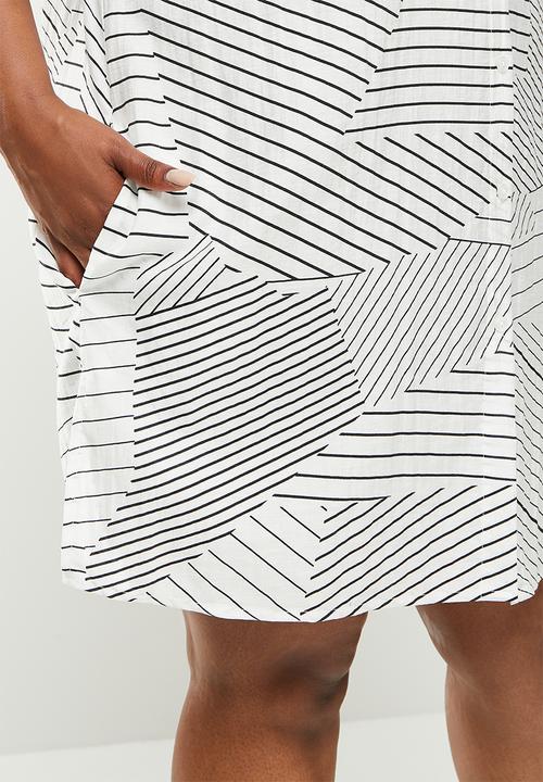 Me&B - Plus short shirtdress - black & white 