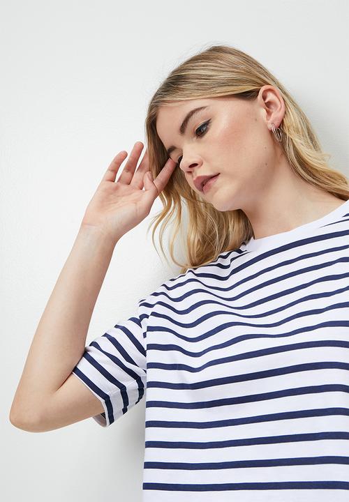 Blake - Striped boxy cropped tee navy stripe - navy/white