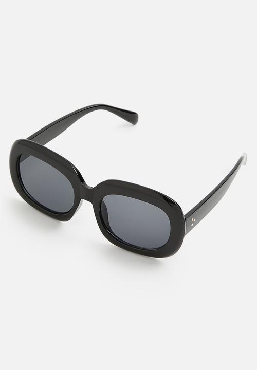 Superbalist - Brianna oval sunglasses - black