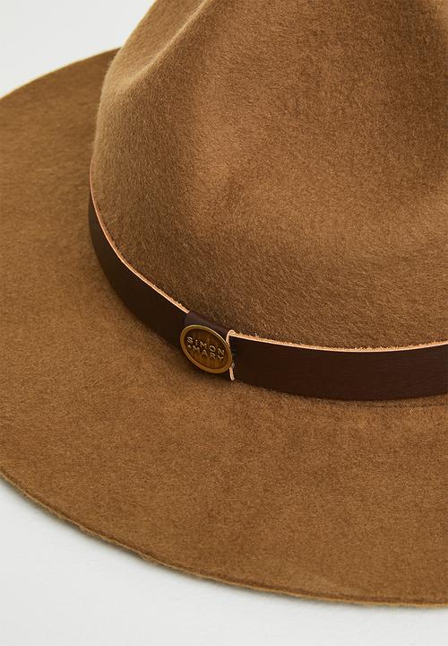 Simon and Mary - Mounty trad - tan