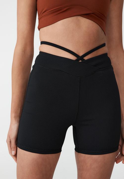 Cotton On - Rib criss cross front bike short - black
