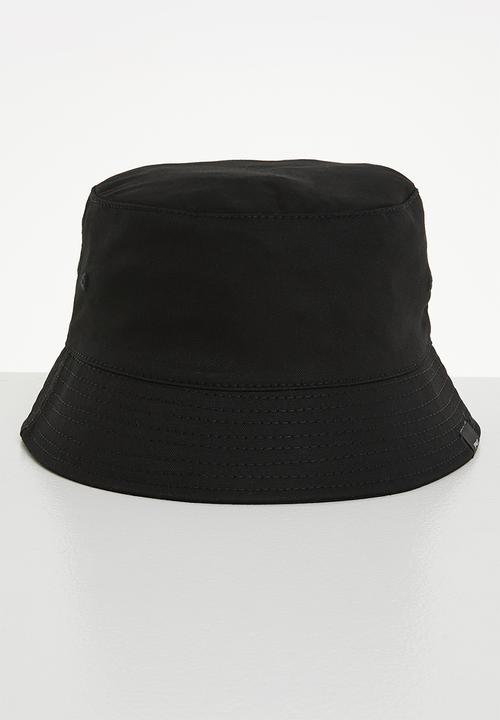 Superbalist - Corey bucket hat - black