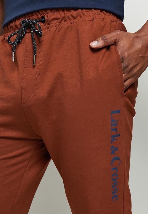 Lark & Crosse - Eldy slim fit sweatpants - rust