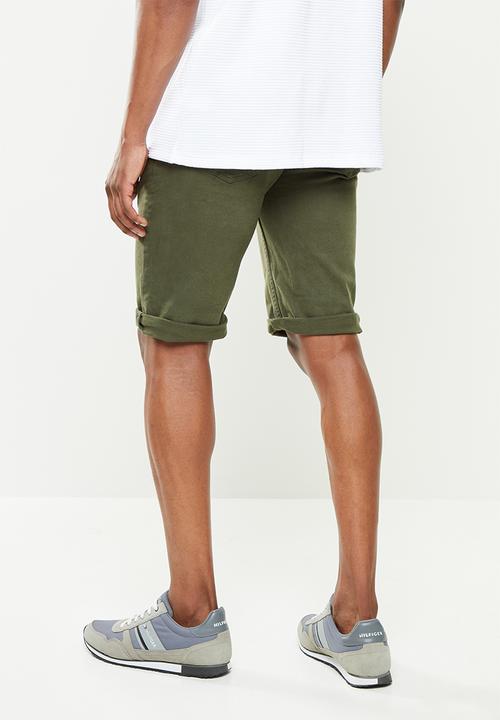 MANGO - Bermuda shorts nepto - green