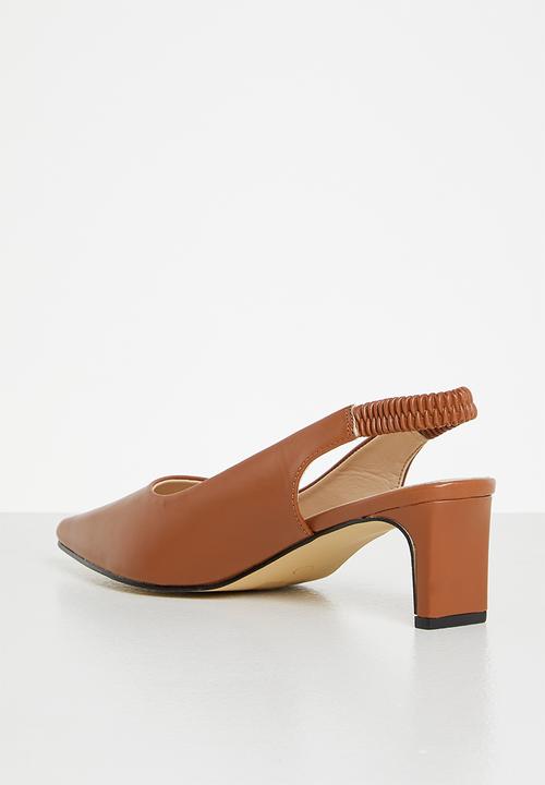 edit - Riva closed block heel - tan