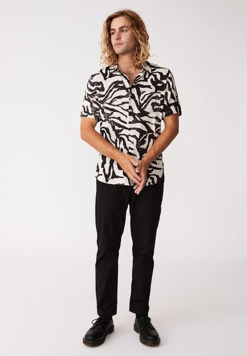 Cotton On - Vacay short sleeve shirt - black white tiger