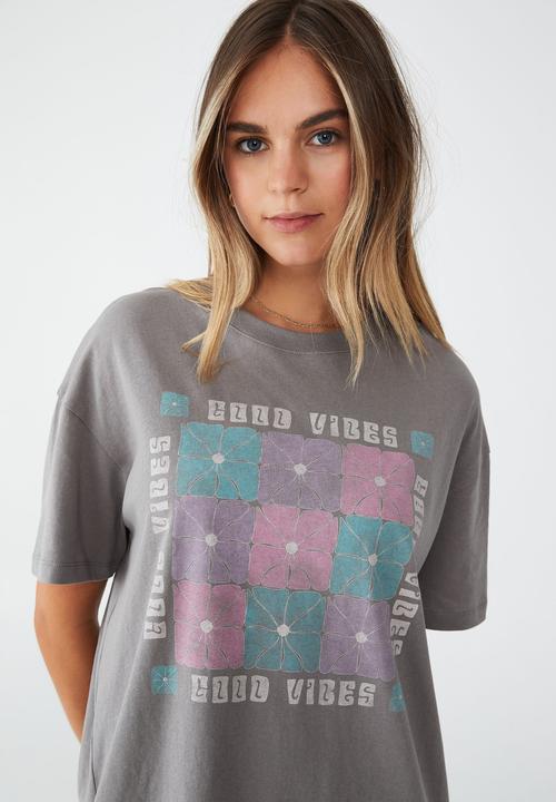 Cotton On - Boyfriend fit graphic tee - good vibes & thunder grey
