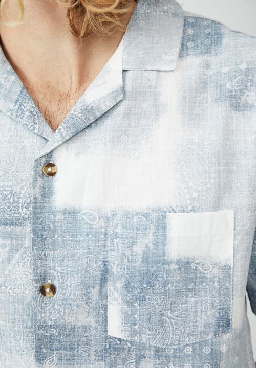 Cotton On - Riviera short sleeve shirt - vintage white bandana