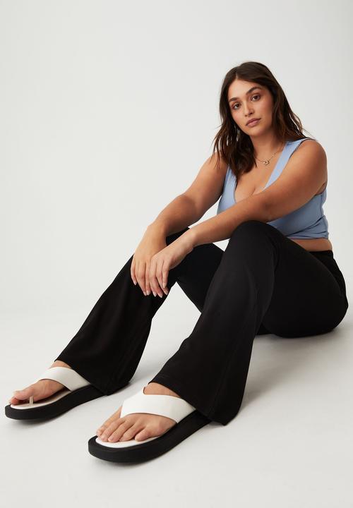 Cotton On - Curve pull on flare pant - black