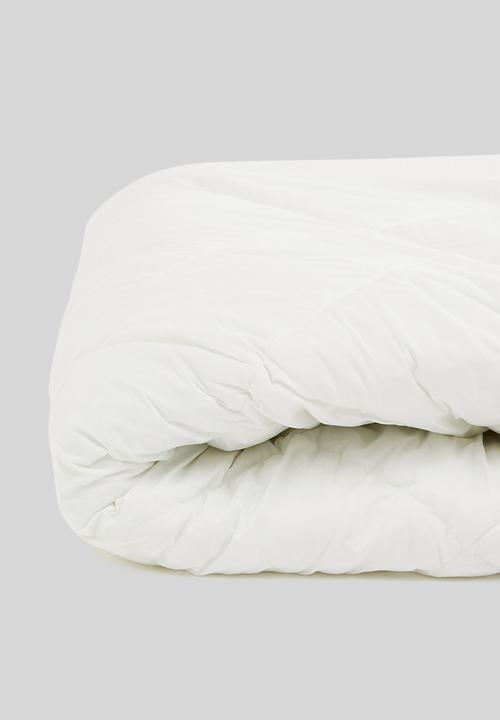 Sixth Floor - 4 Tog Microfibre duvet inner - cotton outer 