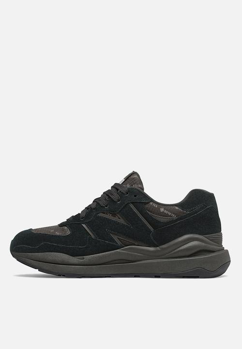 New Balance  - 57/40 v1 - black (001)