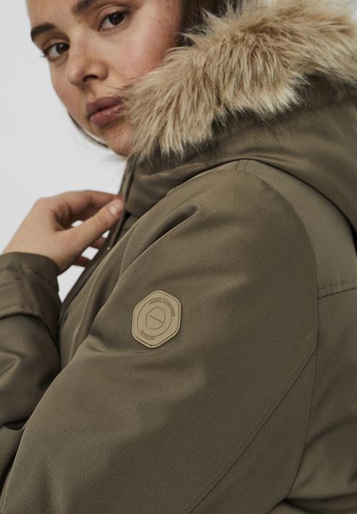Vero Moda - Curve trok 3/4 parka  - bungee cord