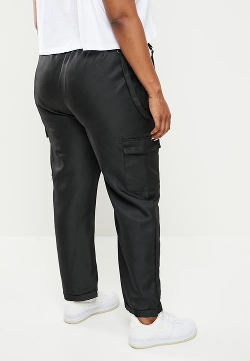 Missguided - Plus cargo pocket trouser - black