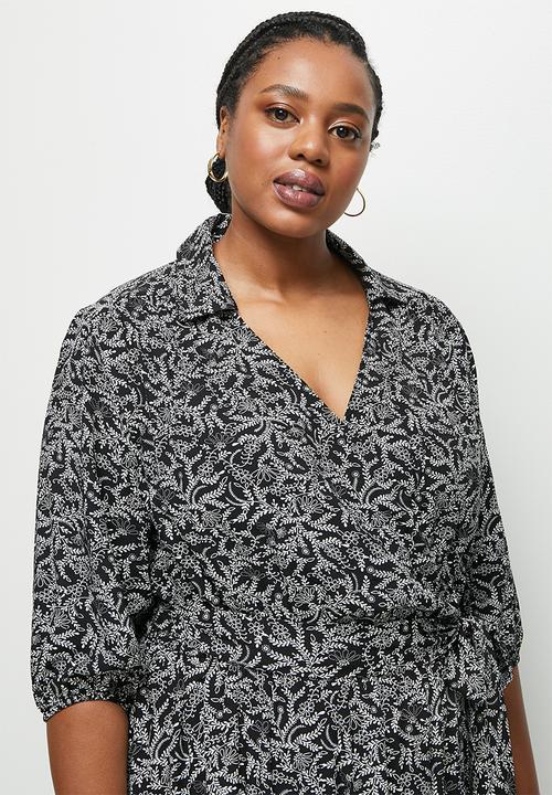 edit Plus - Collar mock wrap midaxi - black paisley