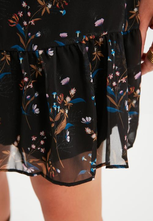 Trendyol - Floral pattern dress - black