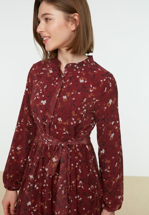 Trendyol - Printed judge collar belted veiling dress - red