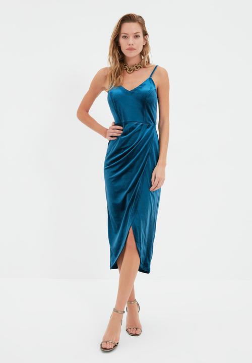 Trendyol - Wrap velvet dress - petrol