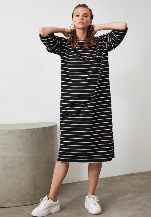 Trendyol - Striped midi sweat knit dress - black