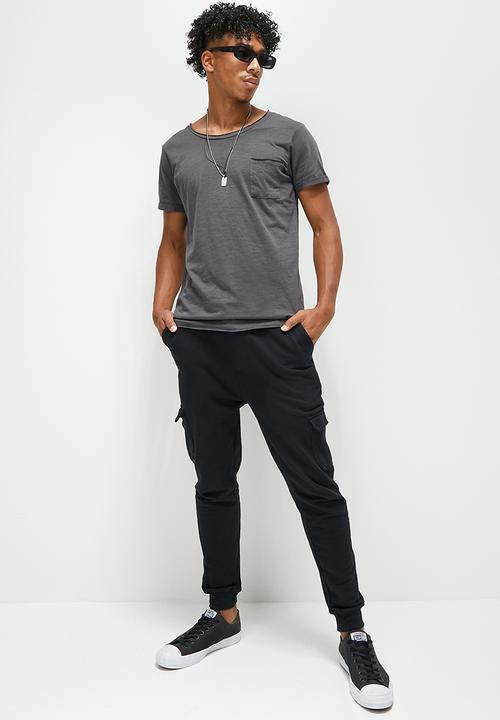 STYLE REPUBLIC - Slash raw edge curved hem pocket tee - dark grey