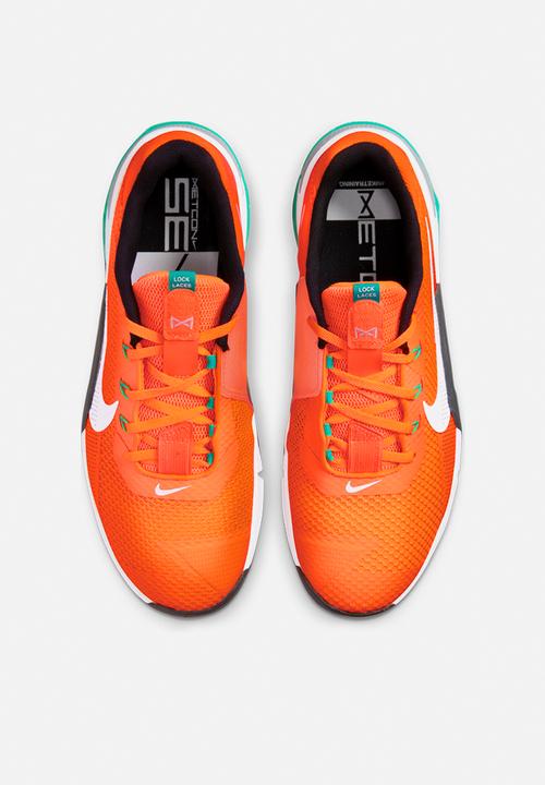 Nike - Metcon 7 - total orange/white-dk smoke grey