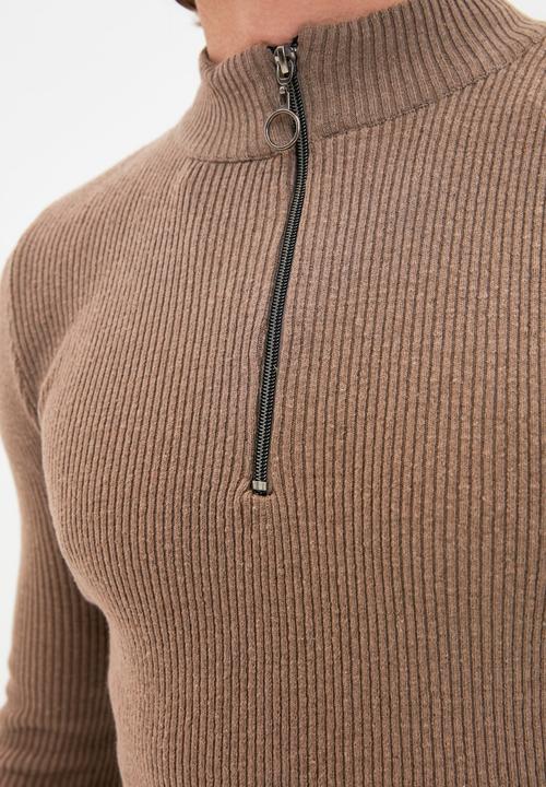 Trendyol - Jarred slim fit quarter zip knit - mink