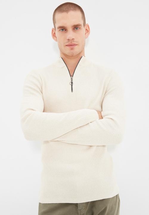 Trendyol - Jarred slim fit quarter zip knit - ecru
