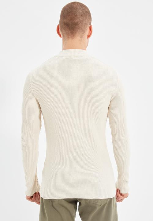 Trendyol - Jarred slim fit quarter zip knit - ecru
