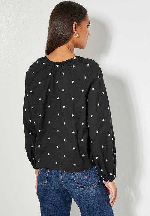 Superbalist - Embroidered puff sleeve shell - black with white 