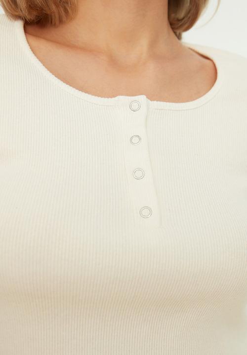 Trendyol - Collar snap fastening ribbed knitted blouse - ecru
