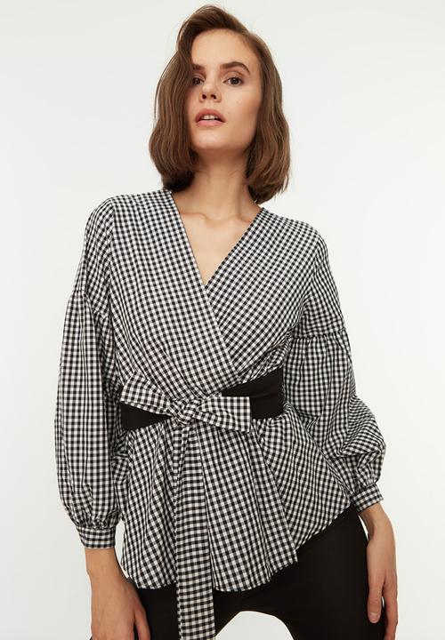 Trendyol - Checked tie detailed blouse - black