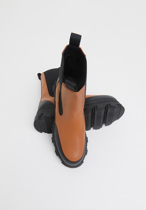 Public Desire - Wonder wide fit chunky sole ankle boot - tan