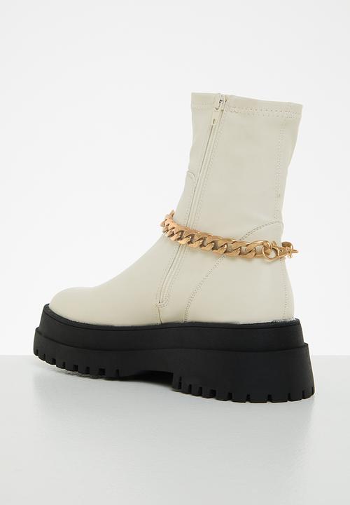 Public Desire - Tessa chunky chain ankle boot - ecru