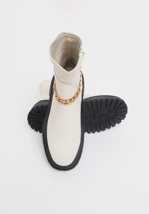 Public Desire - Tessa chunky chain ankle boot - ecru