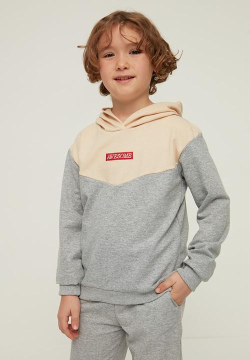 Trendyol - Long sleeve sweatshirt - gray