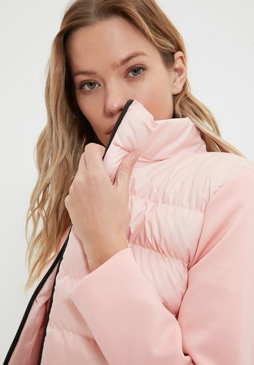 Trendyol - Sleeve detailed quilted coat - powder pink