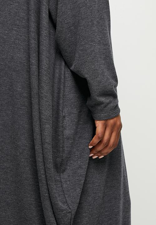 edit Plus - Cut and sew dolman sleeve dress - charcoal 