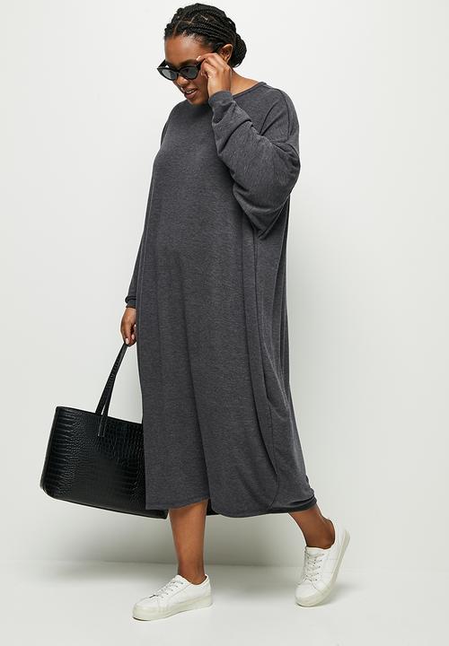 edit Plus - Cut and sew dolman sleeve dress - charcoal 
