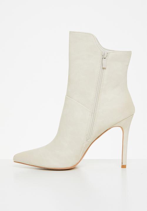 Miss Black - Boss2 ankle boot - bone
