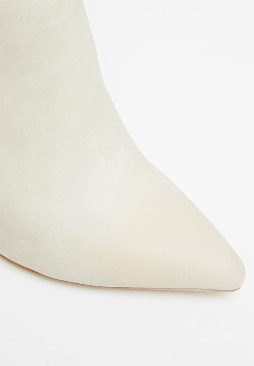 Miss Black - Boss2 ankle boot - bone