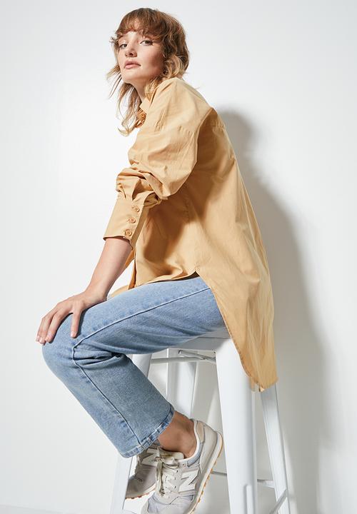 Superbalist - Cutline detail longline shirt - tan