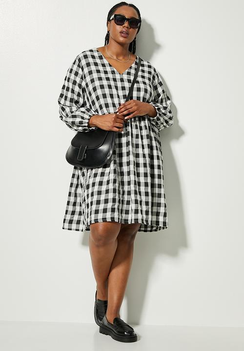 Superbalist - Waisted tier textured dress - black